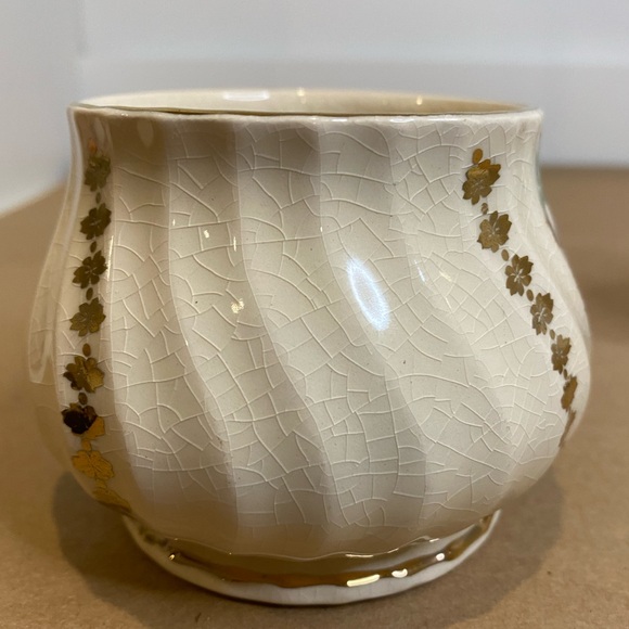 Vintage Sadler Fine Bone China Cream Sugar Red White Roses Swirl Pattern - Picture 8 of 10